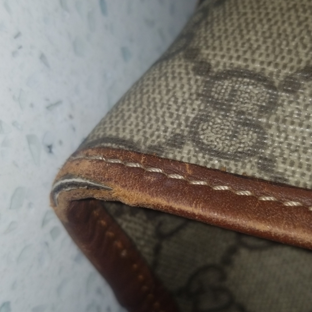 Gucci GG Supreme Joy Bardot Small Shoulder Bag - Picture 3 of 6